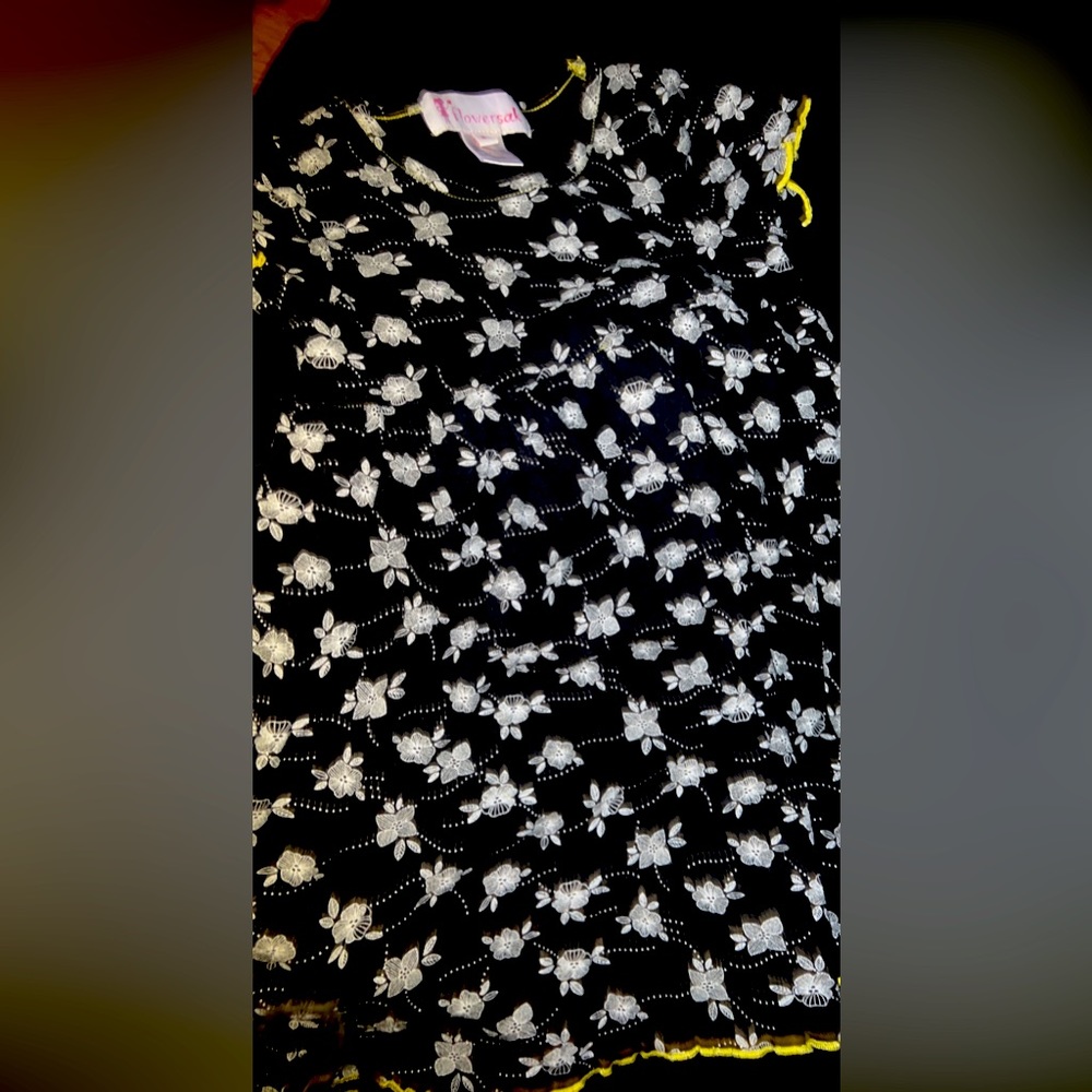 FlowerSak top.pants have detergent stains